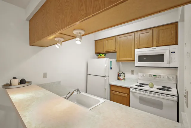 $144,000 | 4318 Melody Lane, Unit 204, Madison, WI 53704