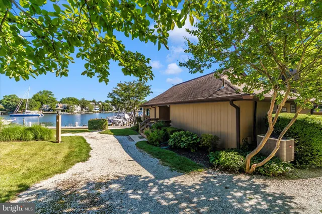 $3,100 | 5 President Point Drive, Unit A1, Annapolis, MD 21403