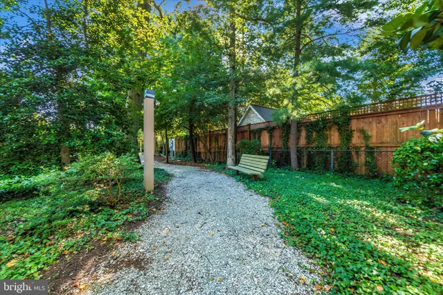 $3,100 | 5 President Point Drive, Unit A1, Annapolis, MD 21403