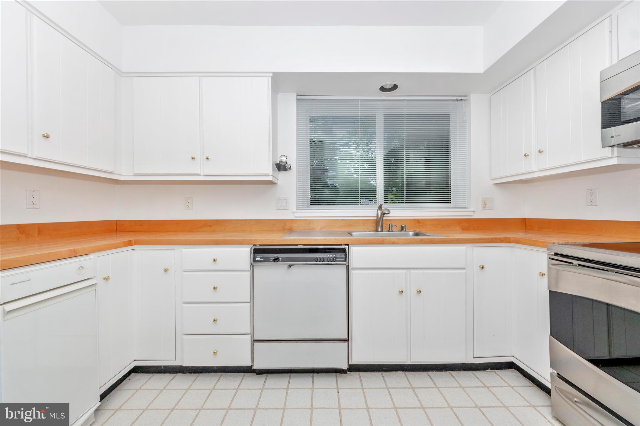 5 President Point Drive, Unit A1 Annapolis, MD 21403 - Photo 5 of 25 Kitchen