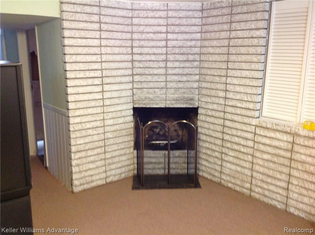 19320 Rensellor Street Livonia, MI 48152 - Photo 23 of 34 IMG_5042.JPG