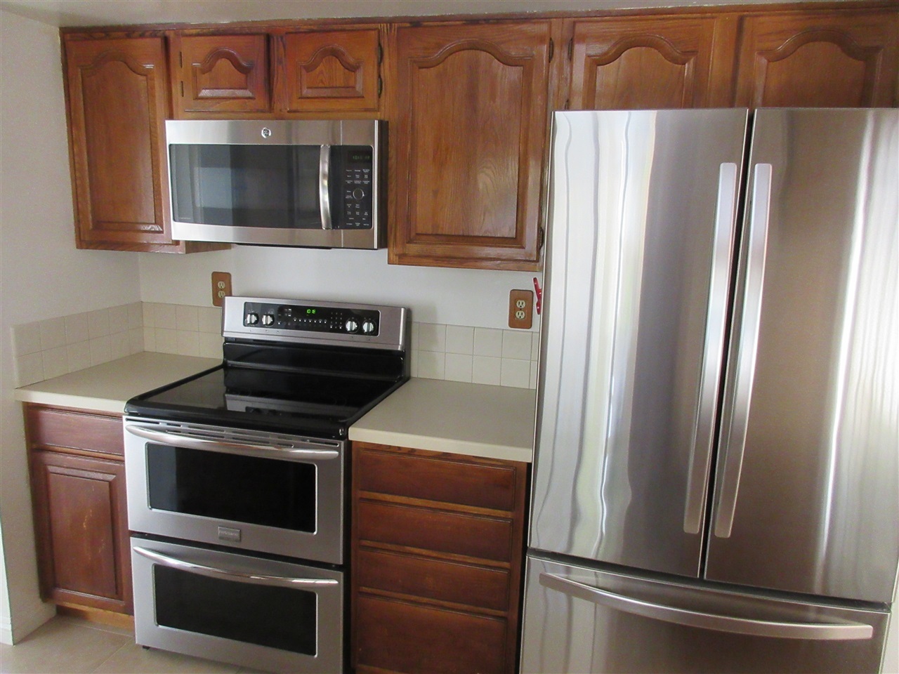 2118 Valley Road Oceanside, CA 92056 - Photo 3 of 20 Gallery Image 3