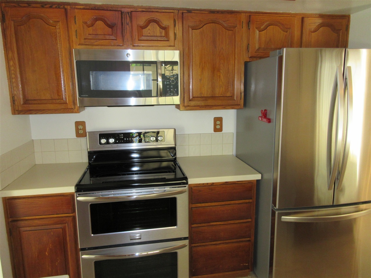 2118 Valley Road Oceanside, CA 92056 - Photo 5 of 20 Gallery Image 5