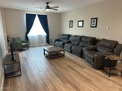 $4,950 | 724 North Naples Street, Henderson, NV 89015