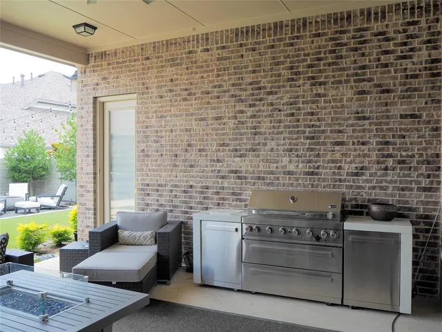 a view of a livingroom with furniture