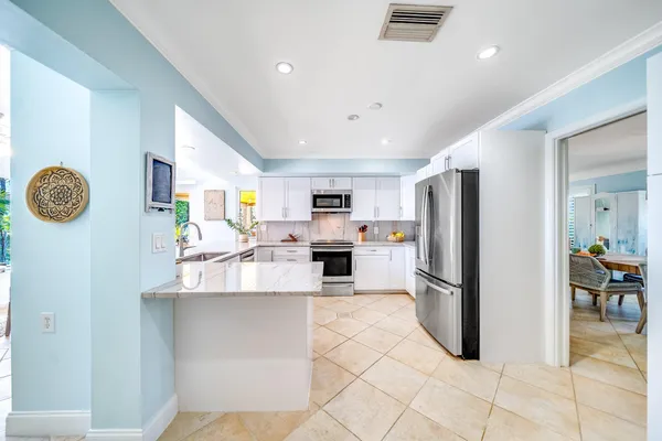 $2,150,000 | 4010 Northeast 25th Avenue, Lighthouse Point, FL 33064
