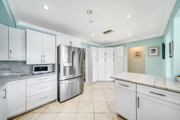 $2,150,000 | 4010 Northeast 25th Avenue, Lighthouse Point, FL 33064