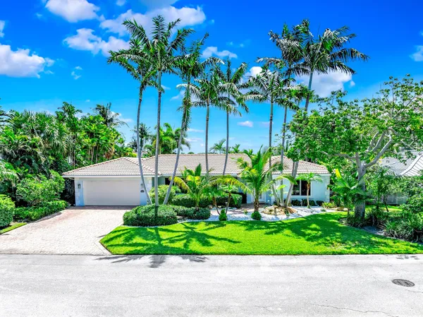 $2,150,000 | 4010 Northeast 25th Avenue, Lighthouse Point, FL 33064