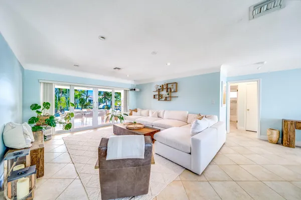 $2,150,000 | 4010 Northeast 25th Avenue, Lighthouse Point, FL 33064