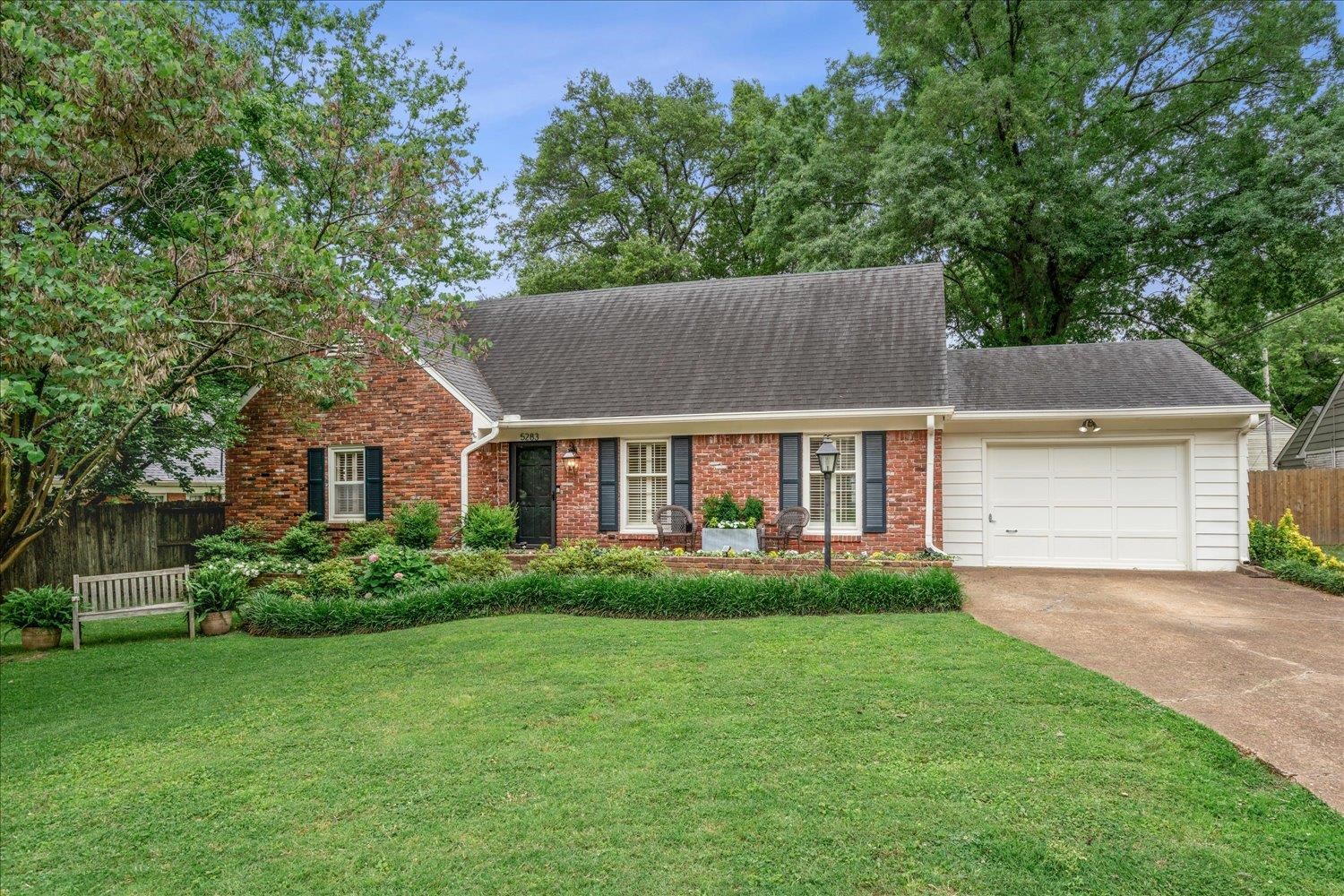 5283 Dee Road Memphis, TN 38117 - Photo 1 of 30