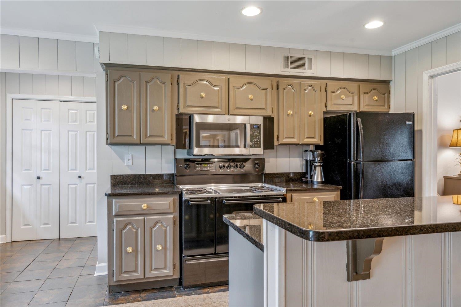 5283 Dee Road Memphis, TN 38117 - Photo 11 of 30