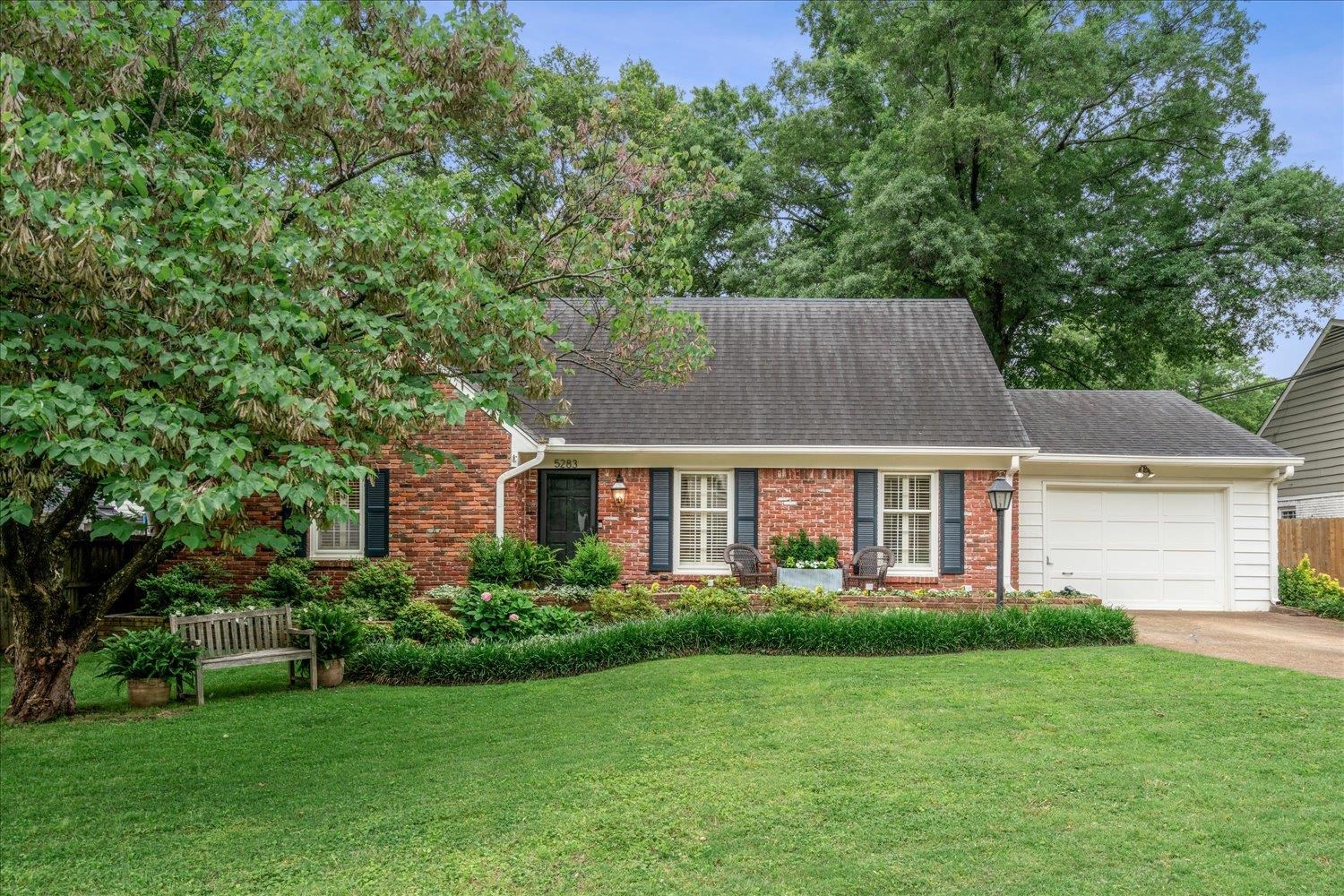 5283 Dee Road Memphis, TN 38117 - Photo 2 of 30