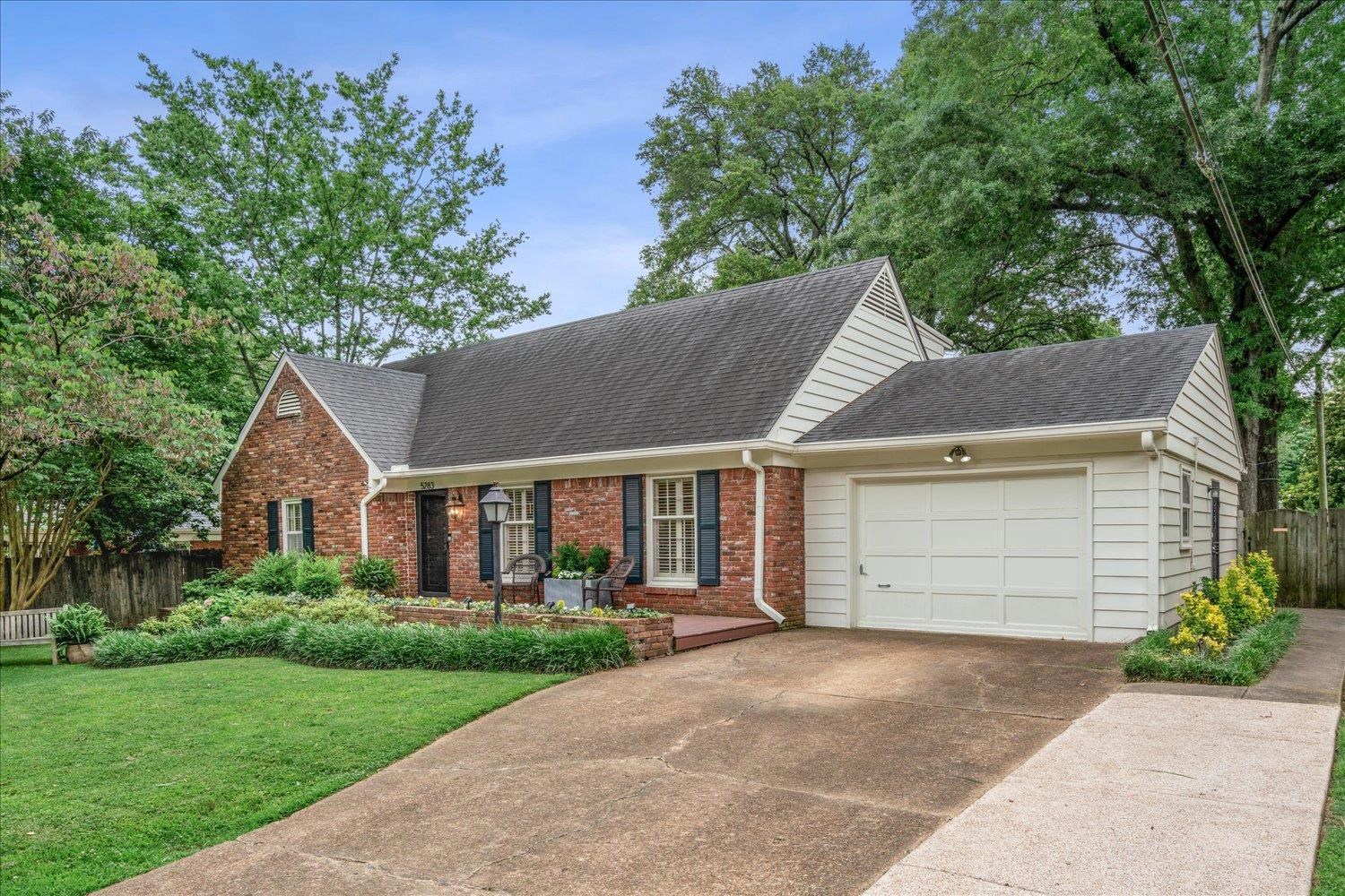 5283 Dee Road Memphis, TN 38117 - Photo 3 of 30