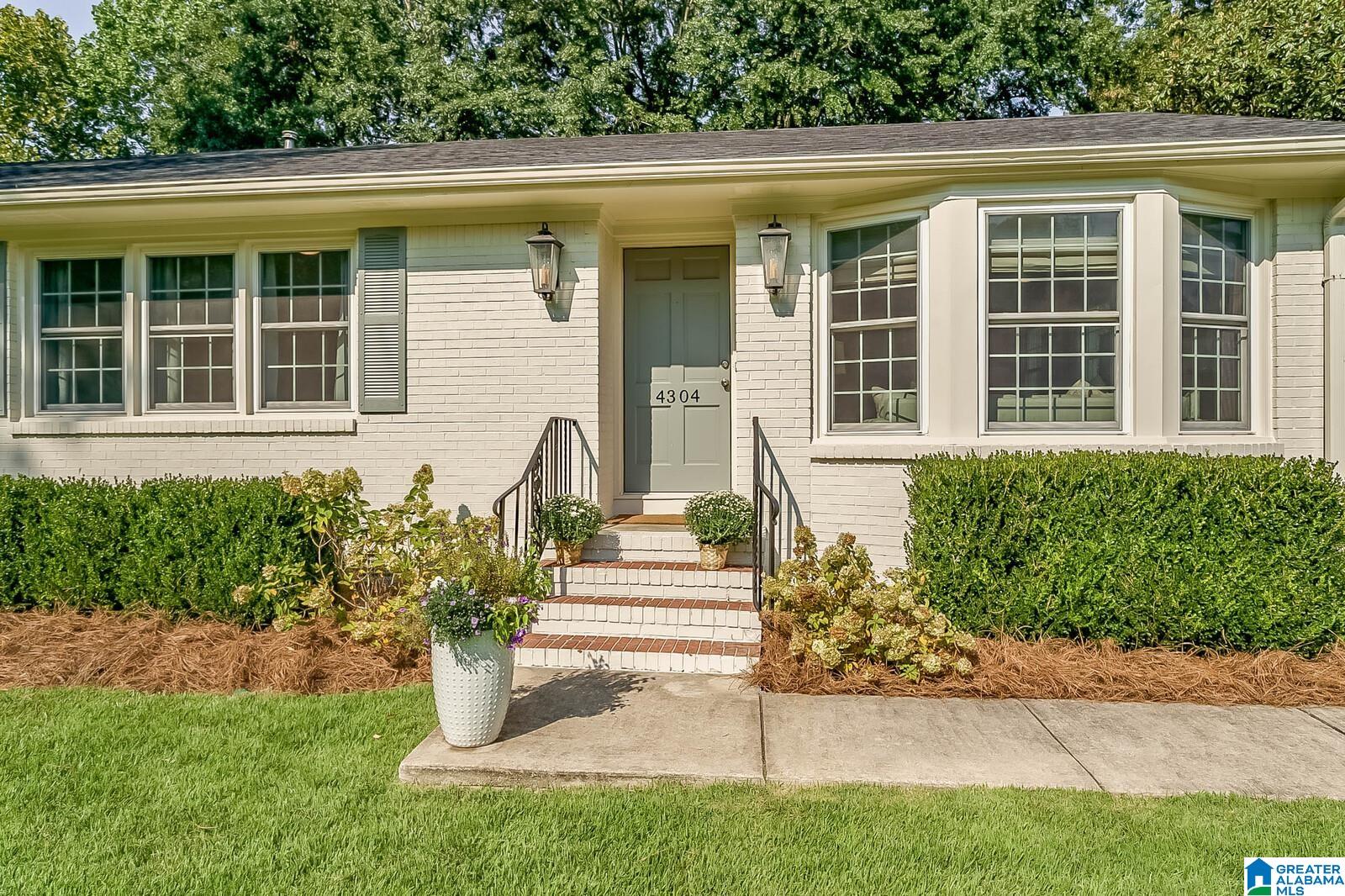 4304 MountainDale Road Birmingham, AL 35213 - Photo 2 of 36
