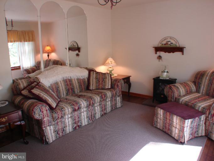 1805 Benedict Road Westminster, MD 21157 - Photo 2 of 13 Living Room