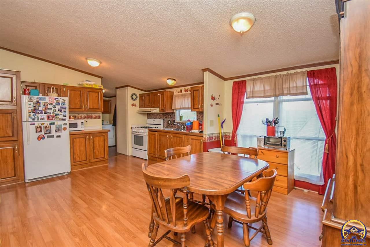 12358 262nd Road Lancaster, KS 66041 - Photo 5 of 12 Gallery Image 5