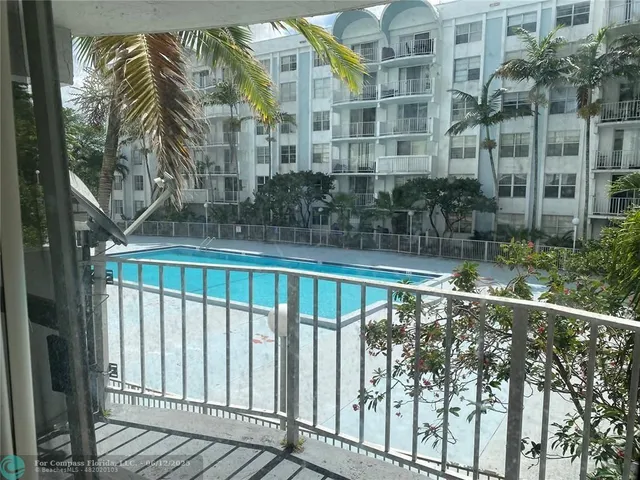 $199,000 | 486 Northwest 165th Street, Unit B 206, Miami, FL 33169