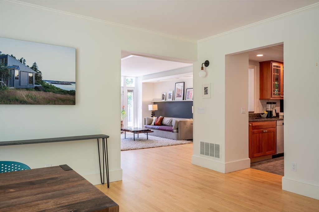 114 South Main Street Northampton, MA 01062 - Photo 11 of 42