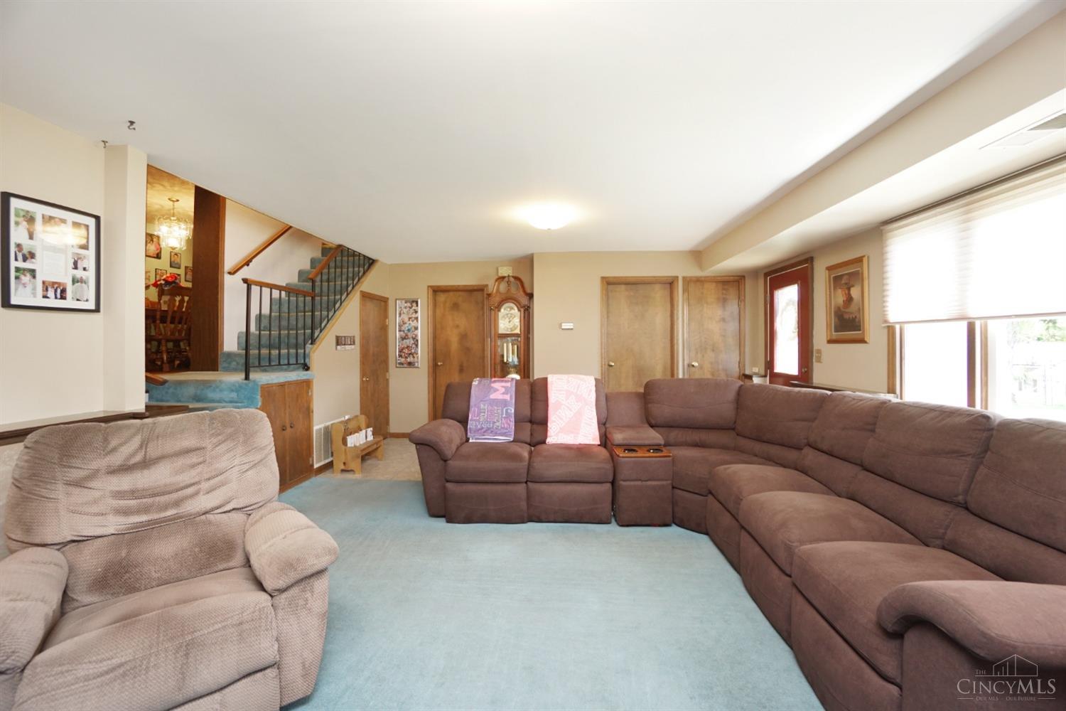 7261 Pippin Road Cincinnati, OH 45239 - Photo 6 of 33 Gallery Image 6