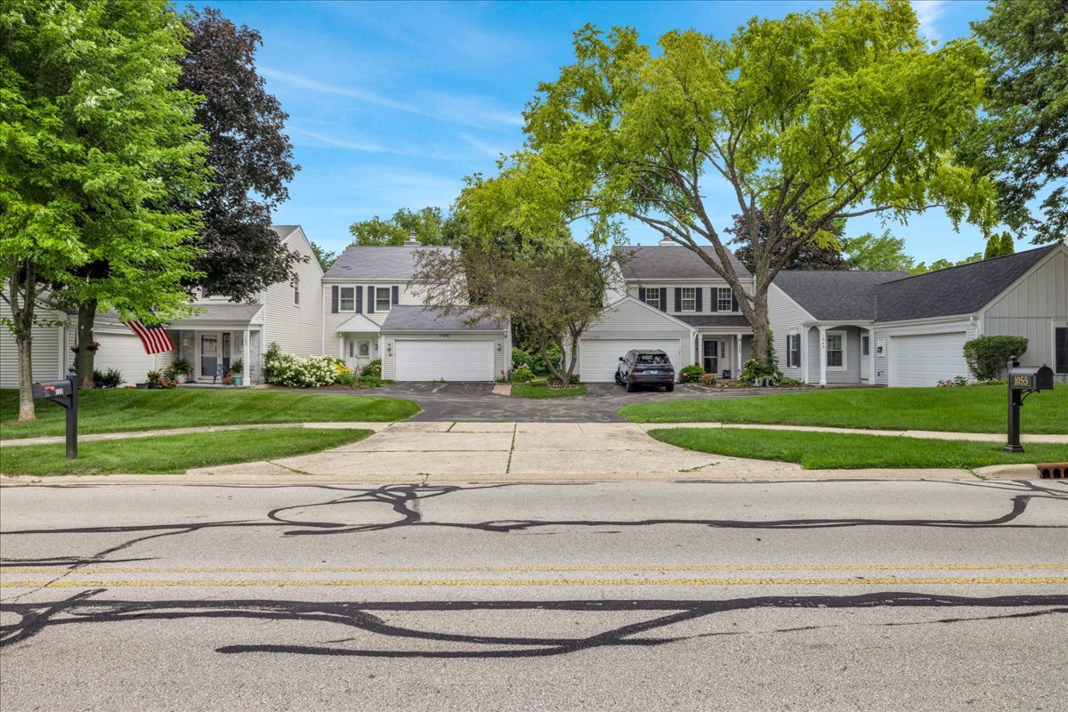 1049 Oswego Road Naperville, IL 60540 - Photo 3 of 27