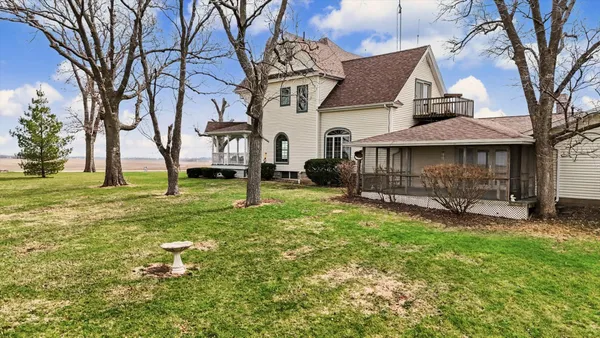 $395,000 | 7961 North 3000 E Road, Forrest, IL 61741