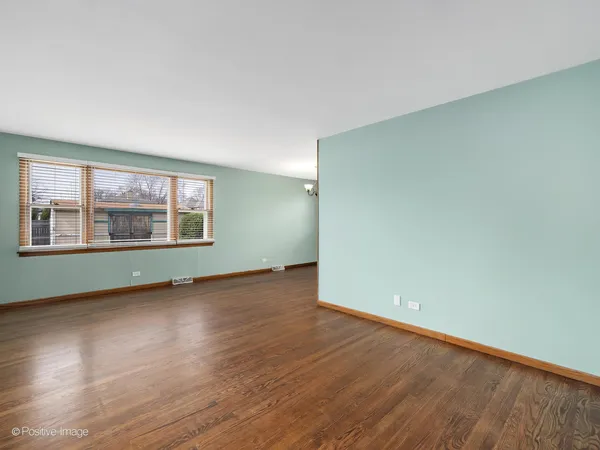 $385,000 | 7102 Beechnut Lane, Darien, IL 60561