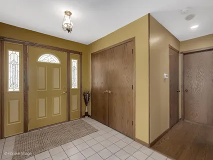 $385,000 | 7102 Beechnut Lane, Darien, IL 60561