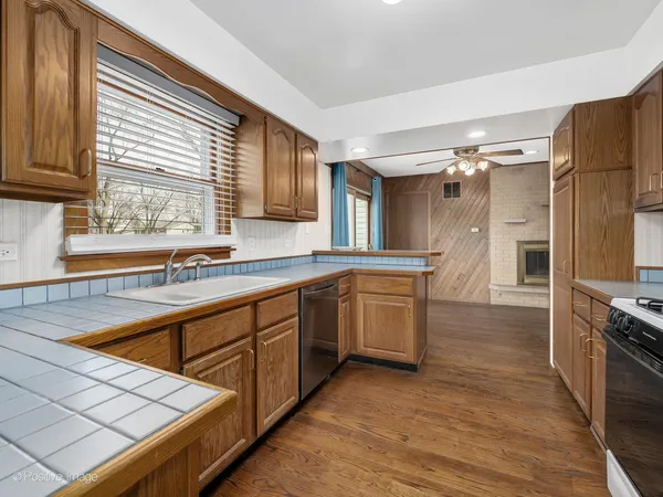 $385,000 | 7102 Beechnut Lane, Darien, IL 60561