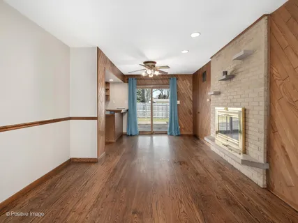 $385,000 | 7102 Beechnut Lane, Darien, IL 60561