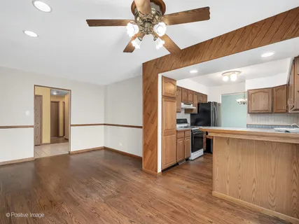 $385,000 | 7102 Beechnut Lane, Darien, IL 60561