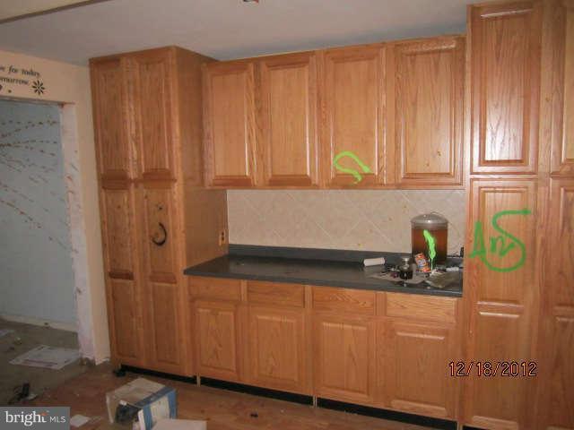 2045 Inverton Road Baltimore, MD 21222 - Photo 3 of 9 Kitchen