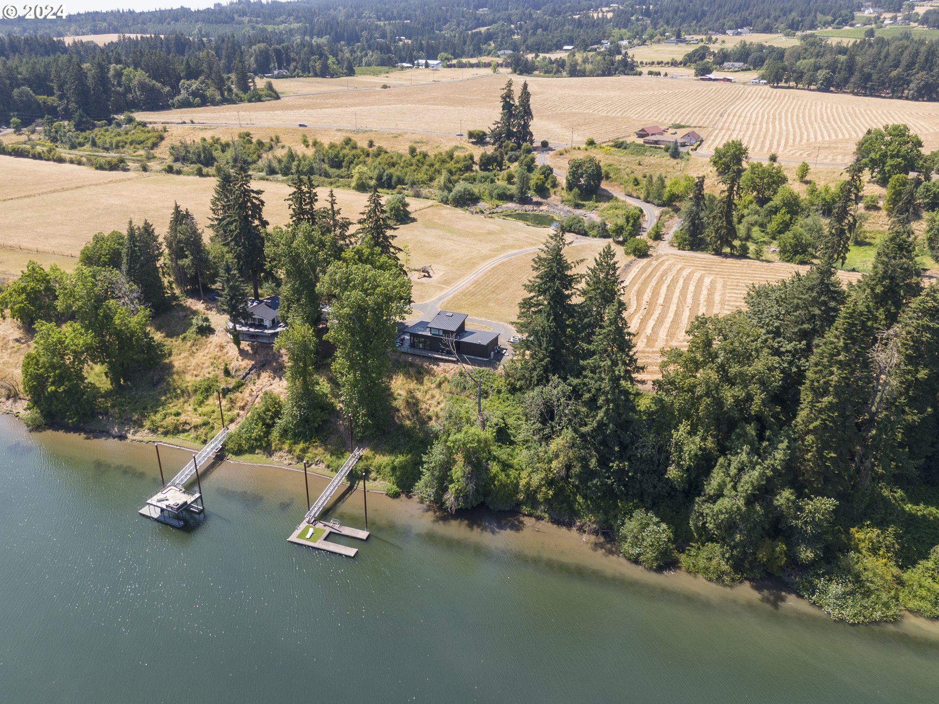 16450 Southwest Wilsonville Road Wilsonville, OR 97070 - Photo 35 of 40 a view of a lake with a mountain