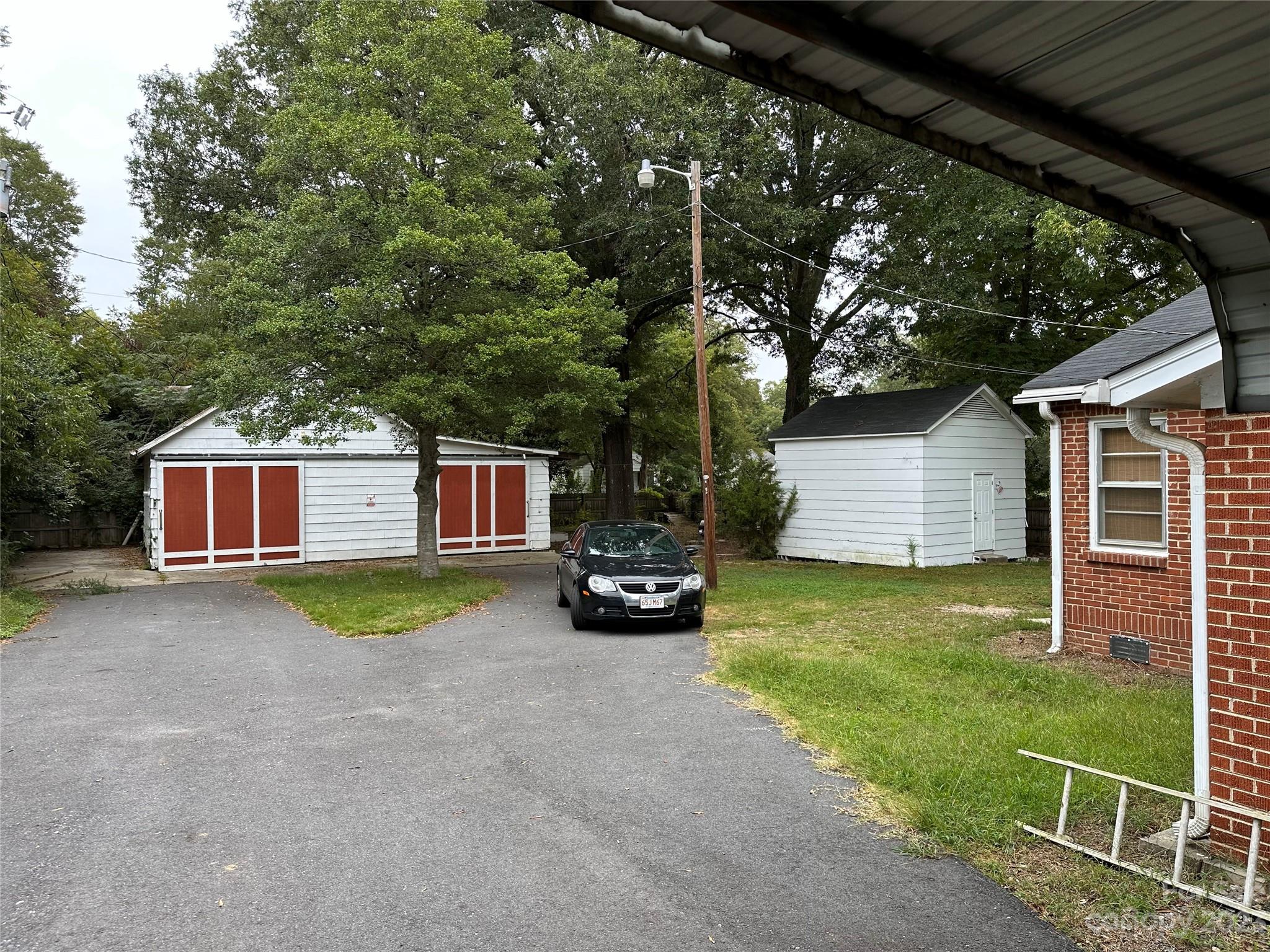 2159 Lesslie Highway Rock Hill, SC 29730 - Photo 3 of 5 a view of a house with backyard and garden