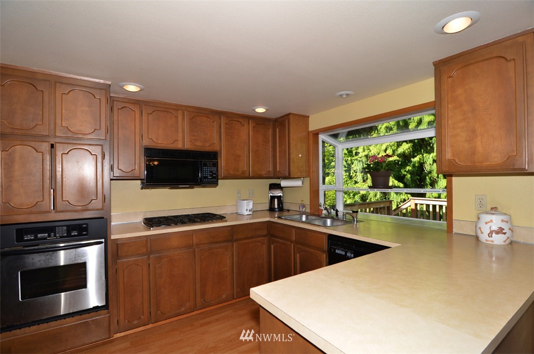 16714 22nd Avenue Southeast Bothell, WA 98012 - Photo 3 of 14