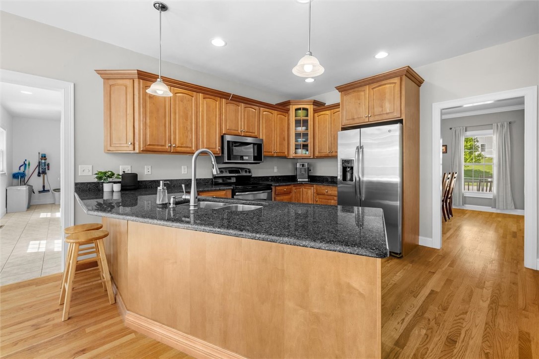 243 Cottrell Road Tiverton, RI 02878 - Photo 20 of 47