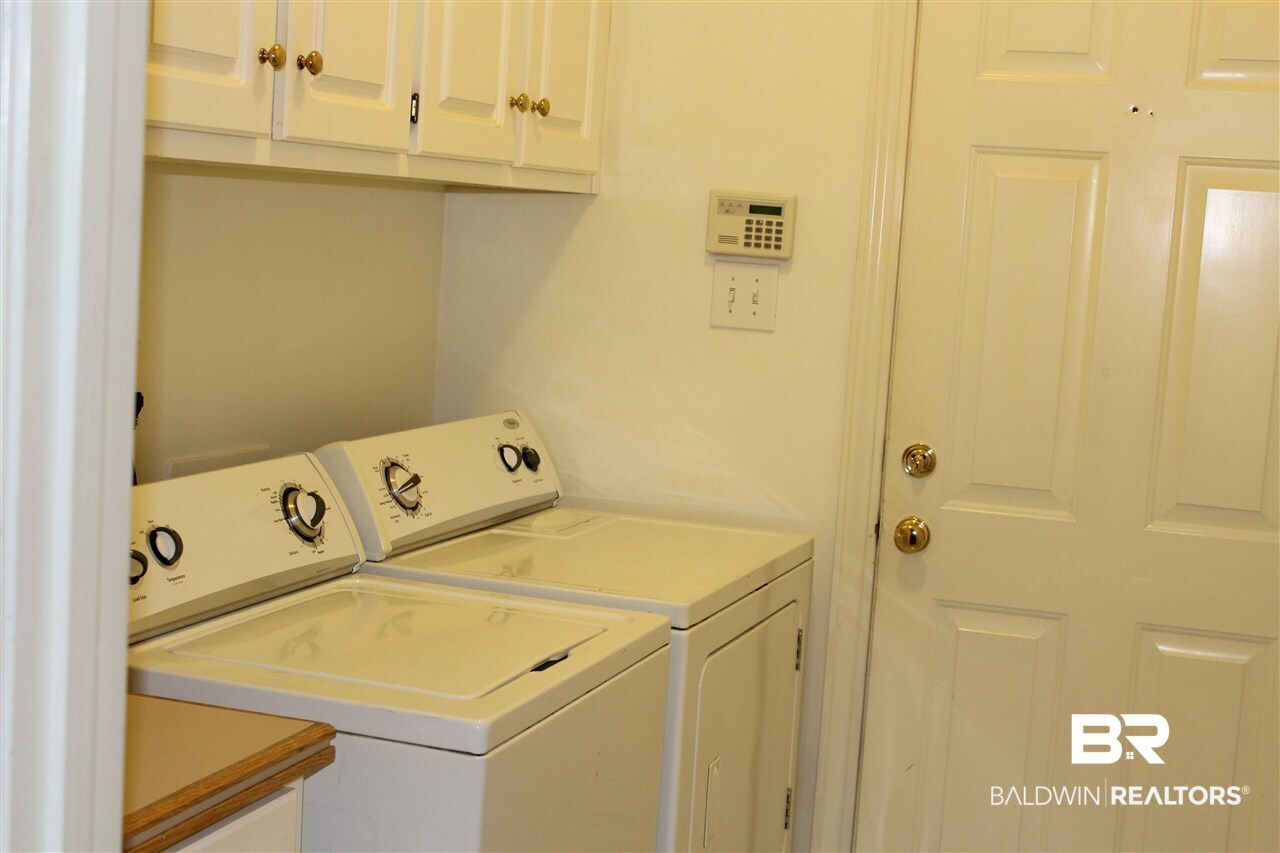 110 Oak Bend Court Fairhope, AL 36532 - Photo 20 of 25 Laundry Room