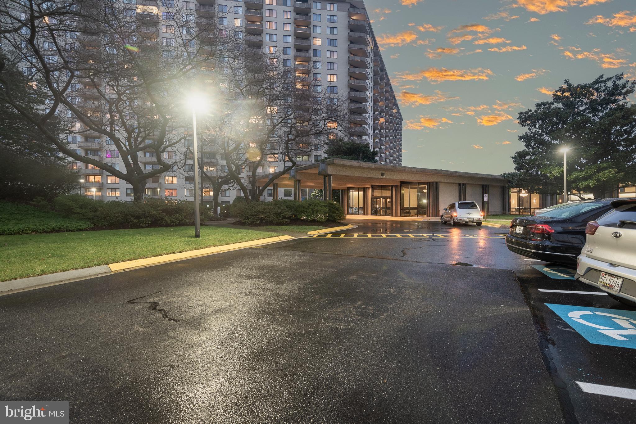 5225 Pooks Hill Road, Unit 1720S Bethesda, MD 20814 - Photo 1 of 33