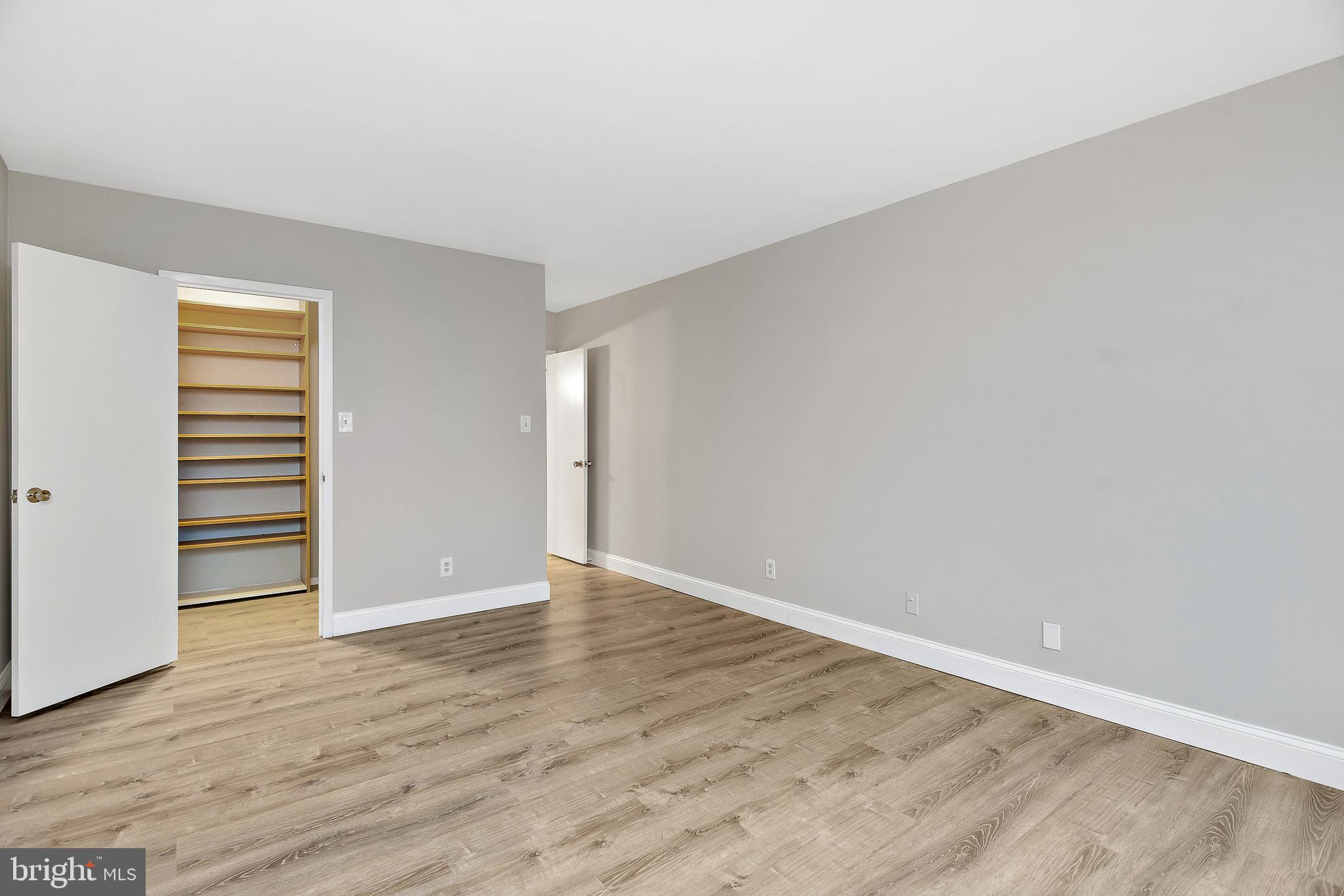 5225 Pooks Hill Road, Unit 1720S Bethesda, MD 20814 - Photo 15 of 33