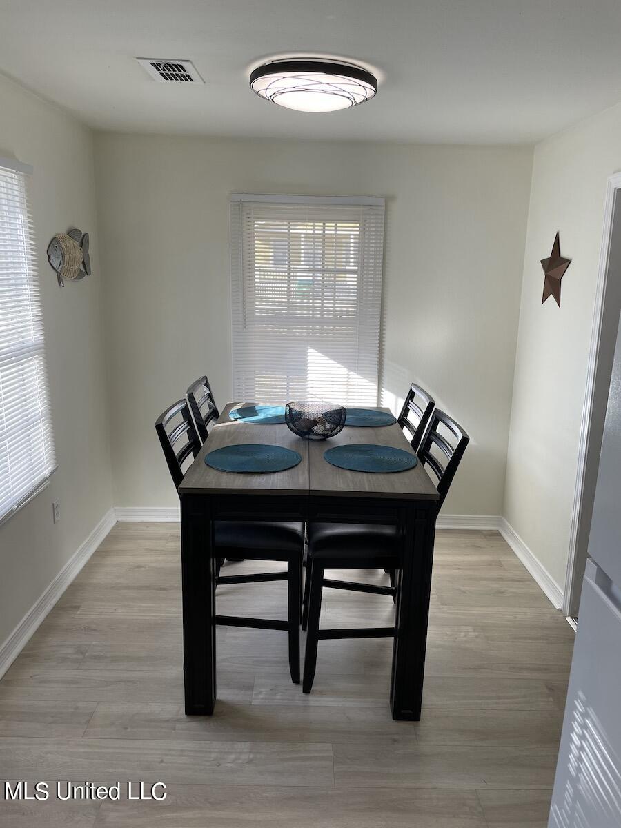 826 Township Road Gulfport, MS 39507 - Photo 13 of 40 diningroom