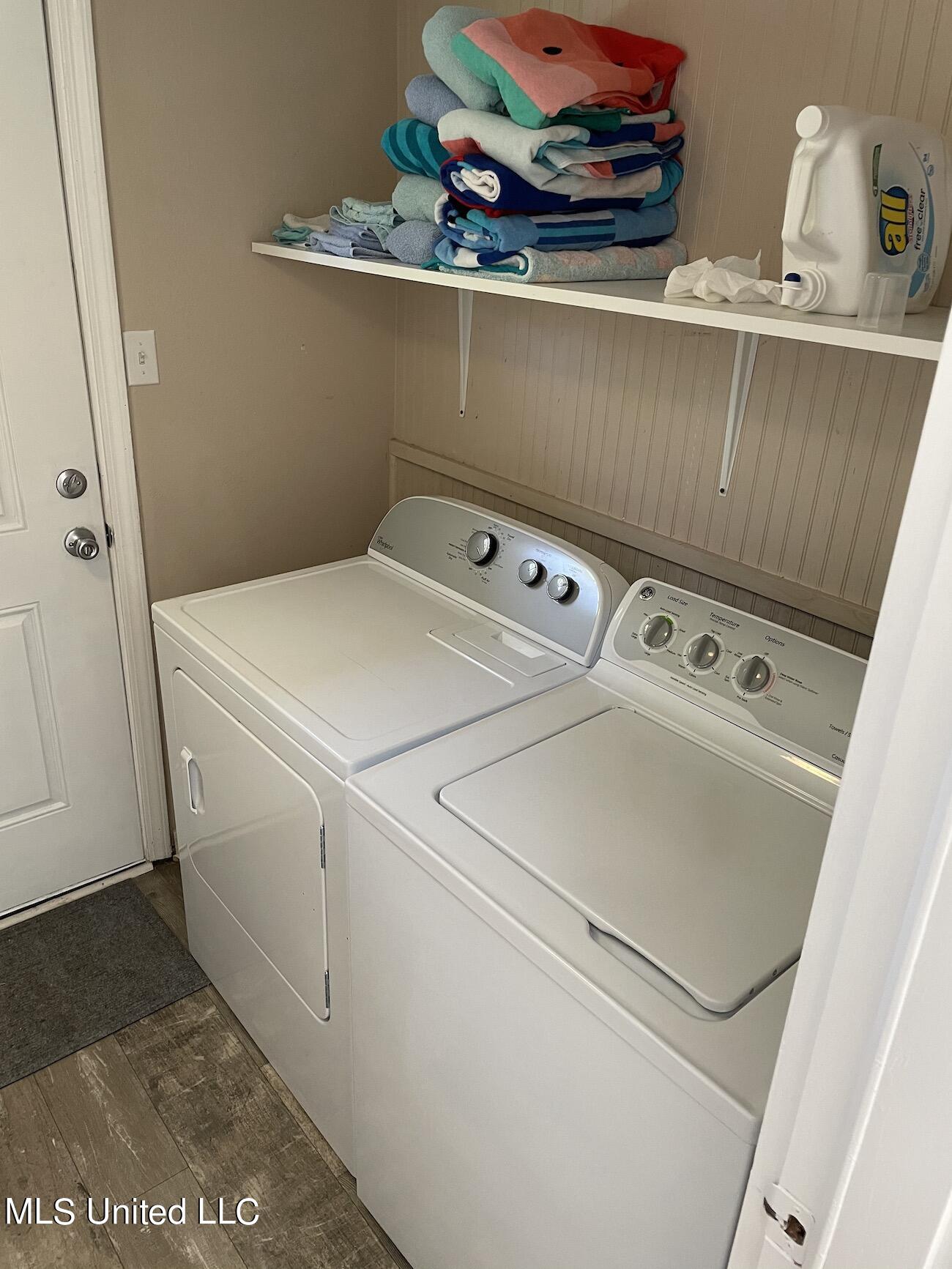 826 Township Road Gulfport, MS 39507 - Photo 35 of 40 cottage laundry room