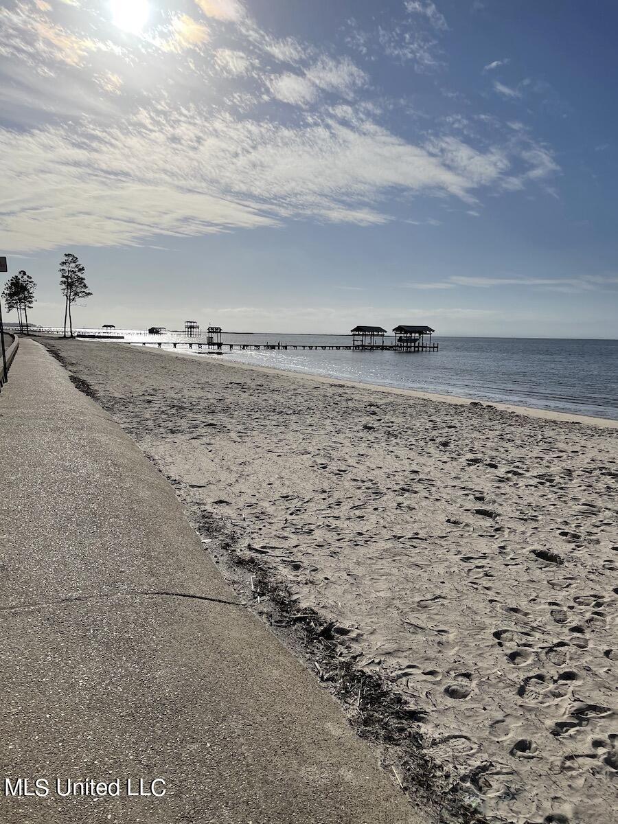 826 Township Road Gulfport, MS 39507 - Photo 39 of 40 BeachE OS