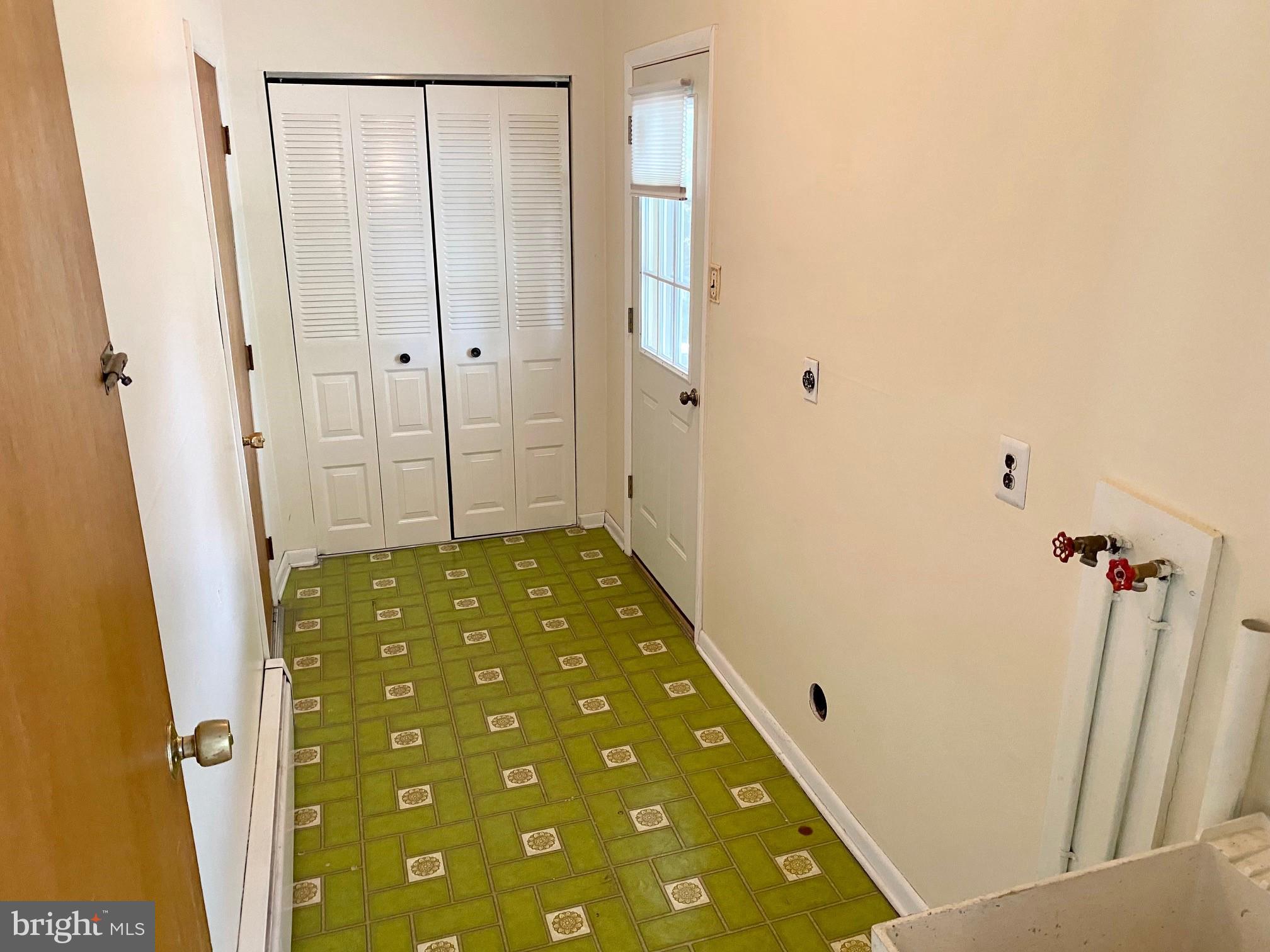 76 Estate Road Boyertown, PA 19512 - Photo 23 of 27 Laundry Room
