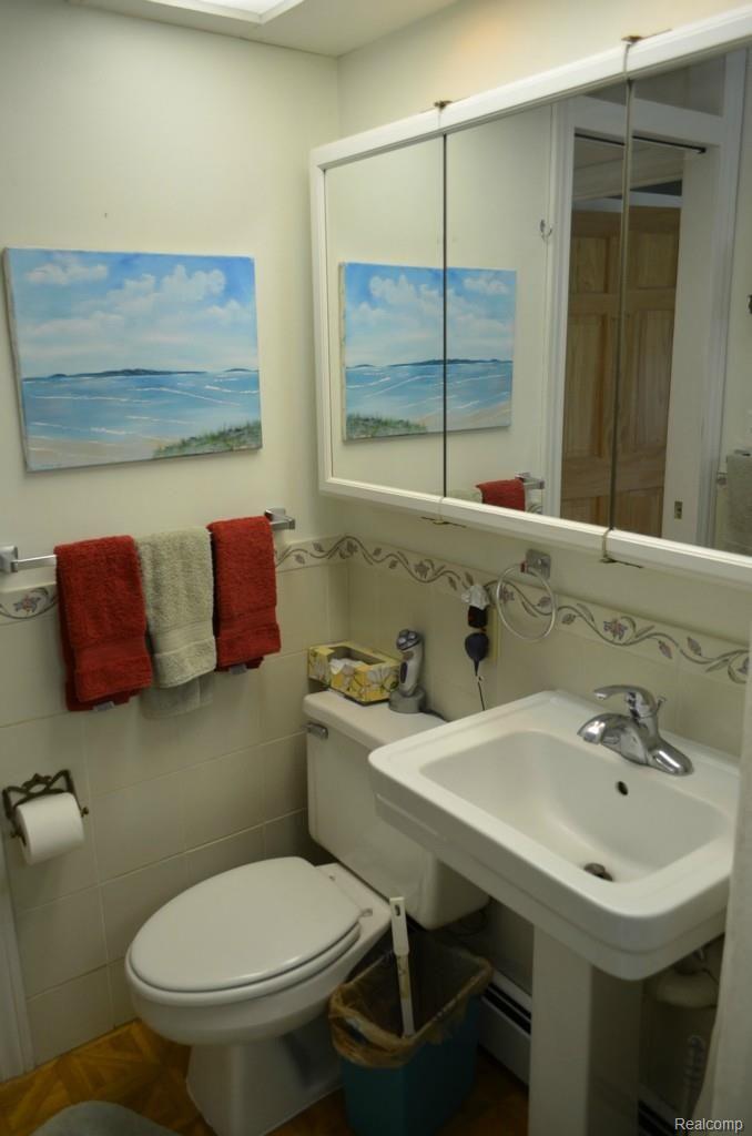 7034 Ridgewood Road Clarkston, MI 48346 - Photo 28 of 50 bathroom 2.jpg
