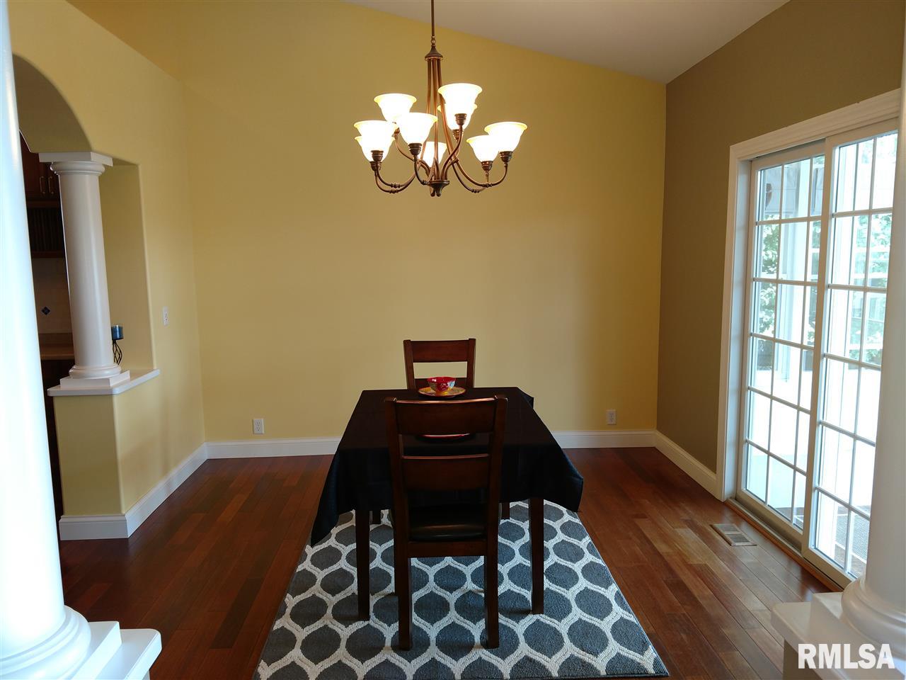 1712 Kingsbury Road Washington, IL 61571 - Photo 5 of 36 Gallery Image 5