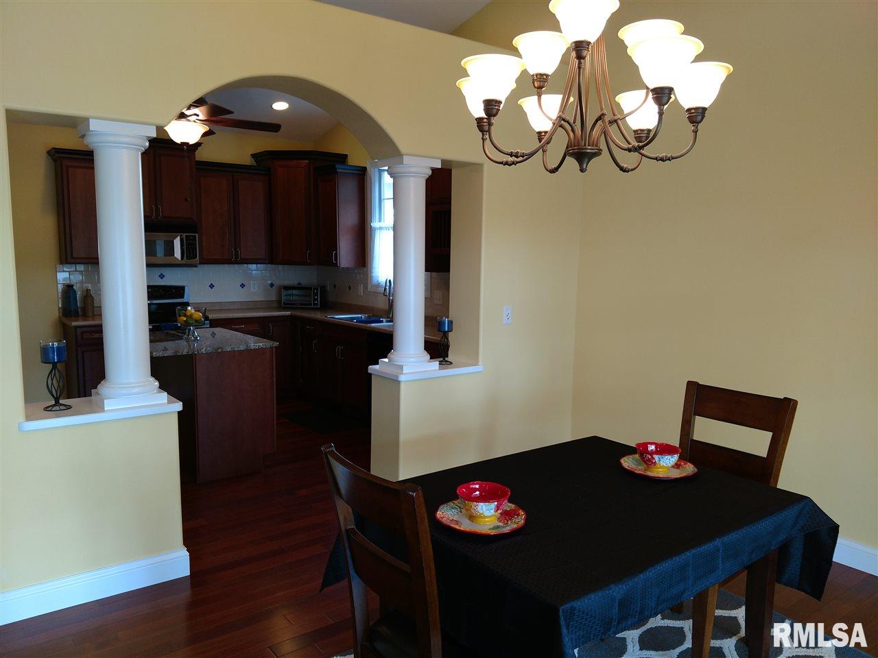 1712 Kingsbury Road Washington, IL 61571 - Photo 6 of 36 Gallery Image 6
