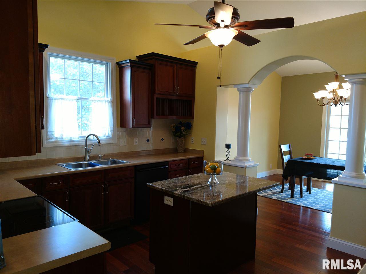 1712 Kingsbury Road Washington, IL 61571 - Photo 9 of 36 Gallery Image 9
