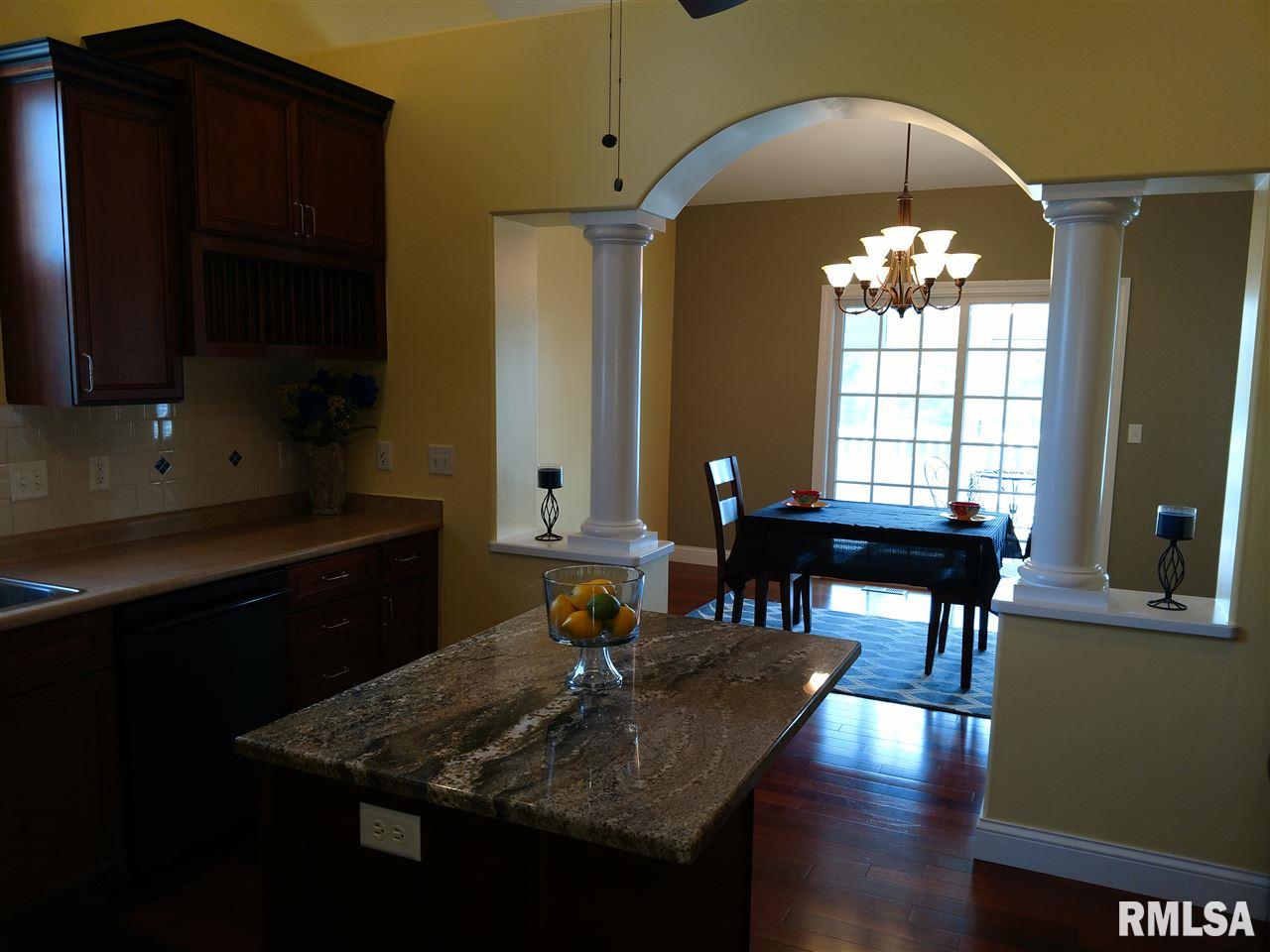 1712 Kingsbury Road Washington, IL 61571 - Photo 10 of 36 Gallery Image 10