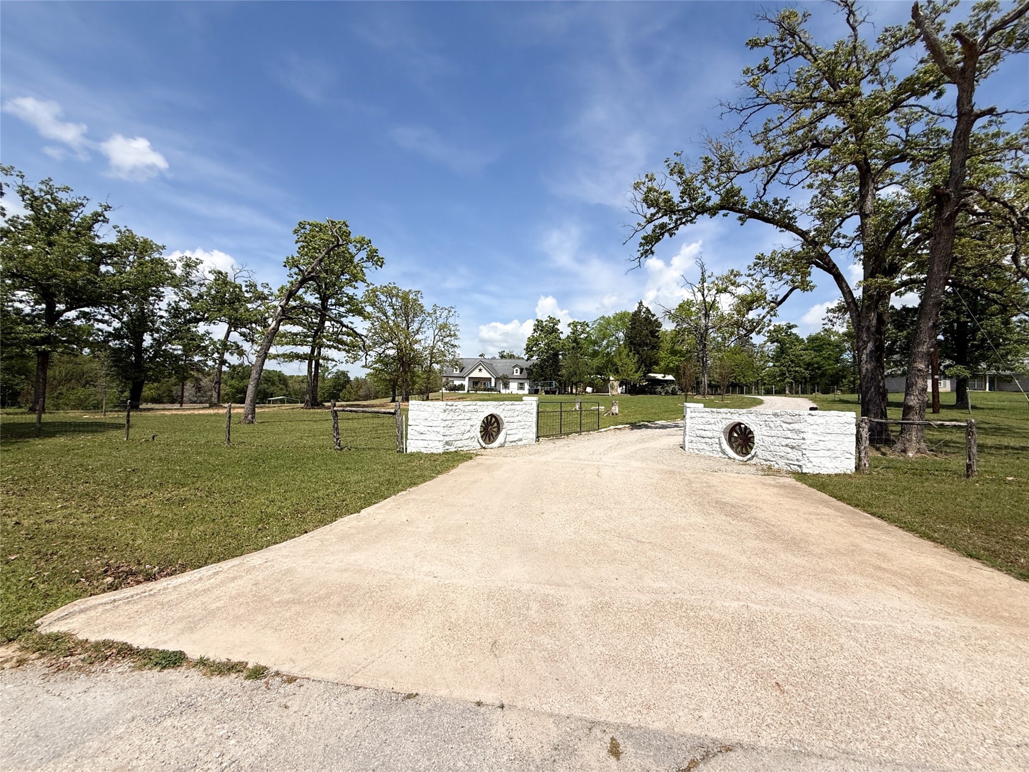 740 Bridget Avenue Buffalo, TX 75831 - Photo 2 of 50 a view of outdoor space yard and tree