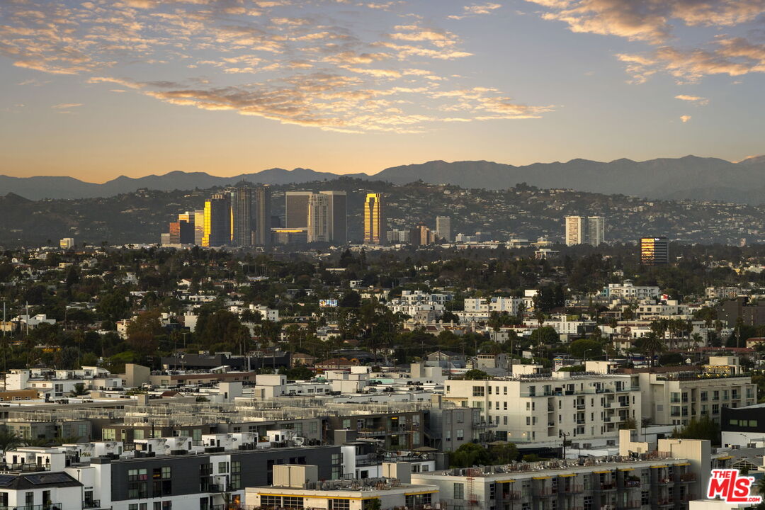 13650 Marina Pointe Drive, Unit 1806 Marina del Rey, CA 90292 - Photo 17 of 65 a view of a city