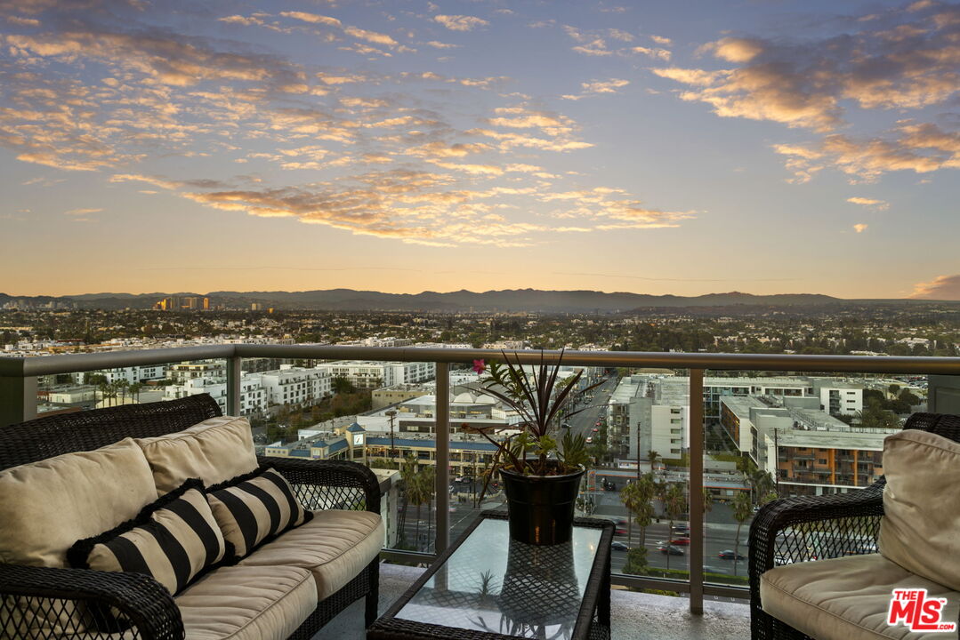 13650 Marina Pointe Drive, Unit 1806 Marina del Rey, CA 90292 - Photo 34 of 65